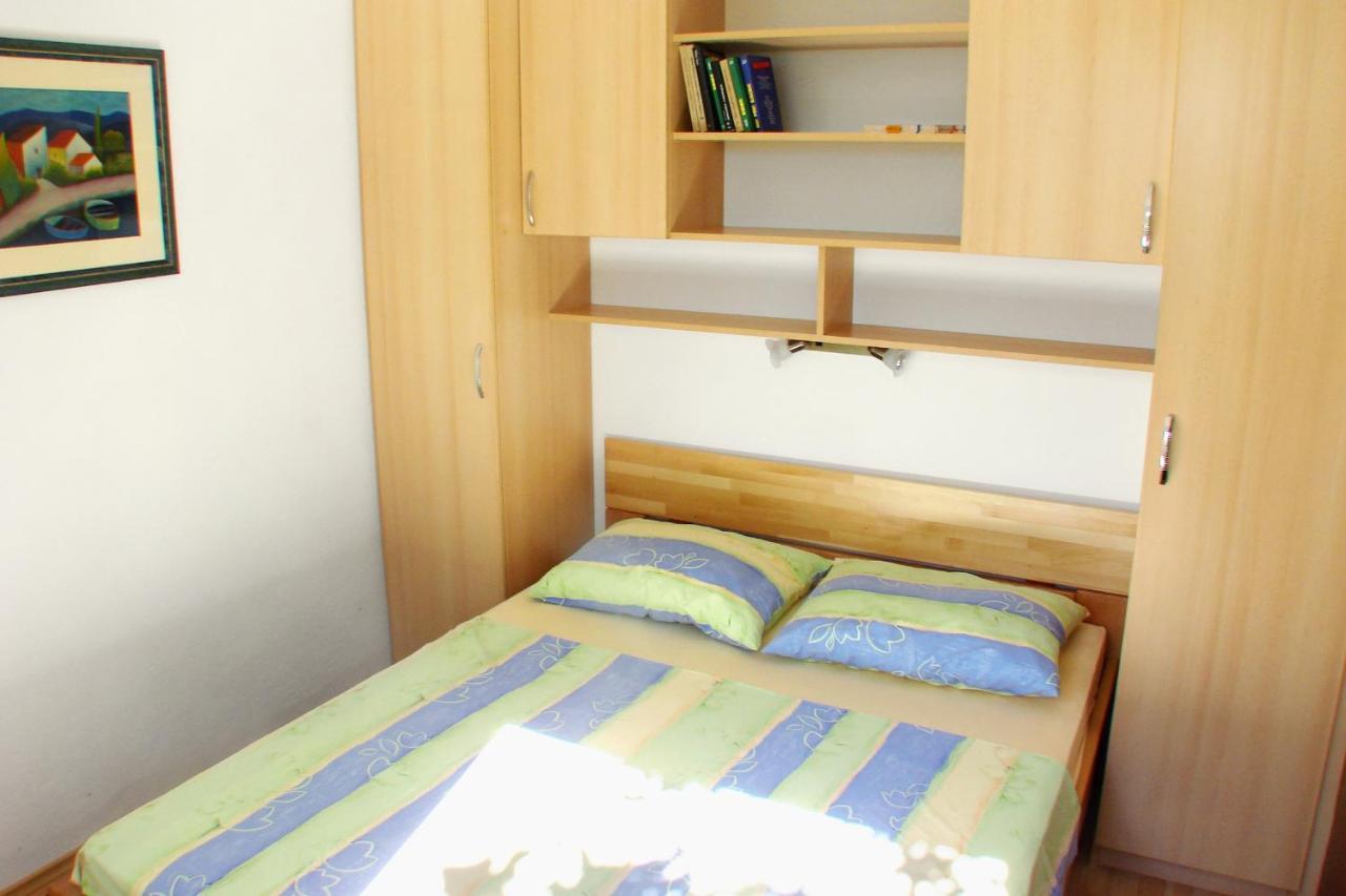 Apartments By The Sea Pisak, Omis - 658 Mimice Buitenkant foto