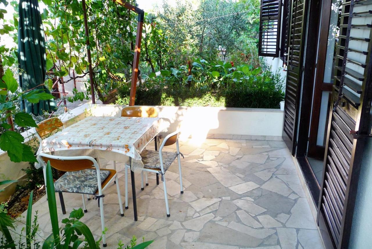 Apartments By The Sea Pisak, Omis - 658 Mimice Buitenkant foto